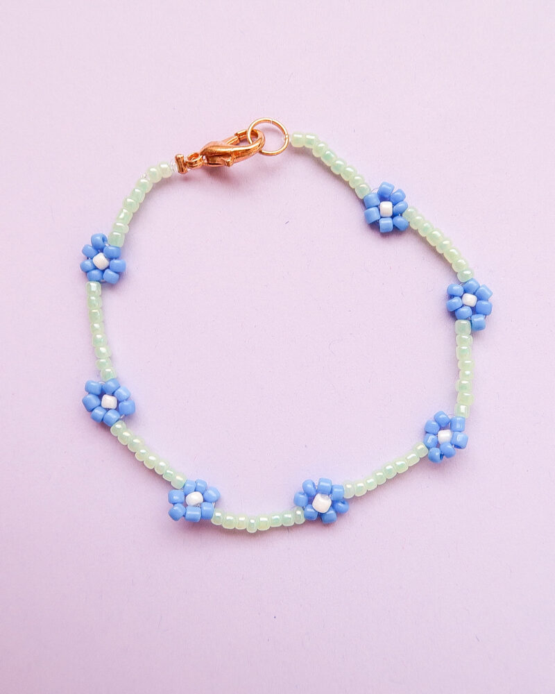 daisy bracelet - sky blue & green