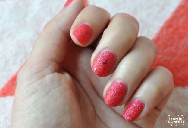 Nails of the week: pink liquid sand